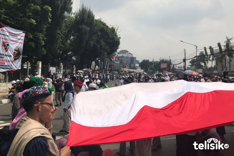 Jemput Habib Rizieq, Massa Padati Wilayah Slipi-Petamburan