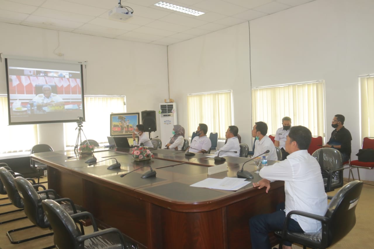 Luhut Binsar Panjaitan Bahas Pemanfaatan Aspal Buton