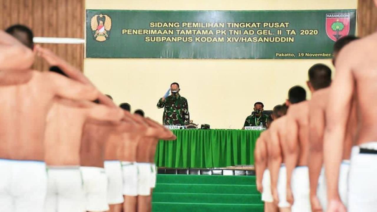 Pangdam XIV Hasanuddin Pimpin Sidang Parade Penerimaan Calon Tamtama
