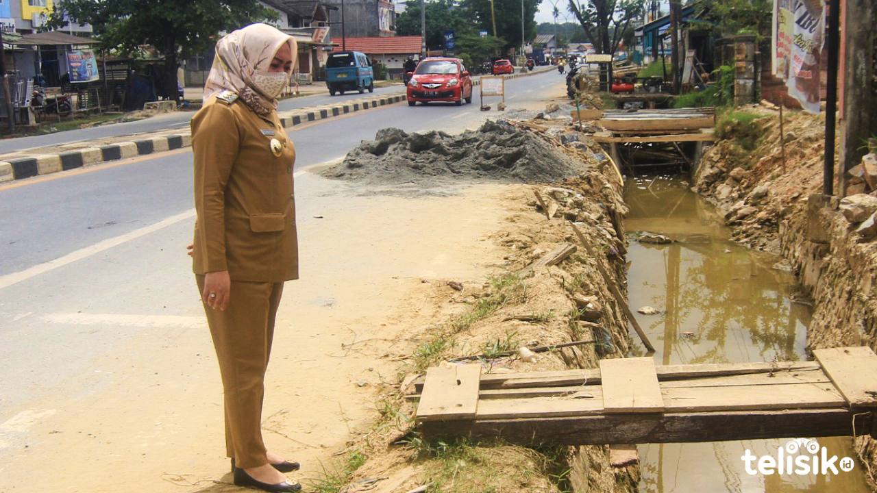 Wakil Wali Kota Kendari Pantau Pembangunan Drainase Jelang Musim Hujan