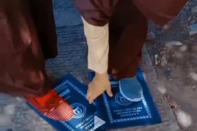 Aksi Lima Siswi SMP Injak Rapor di TikTok Berbuntut Penyesalan