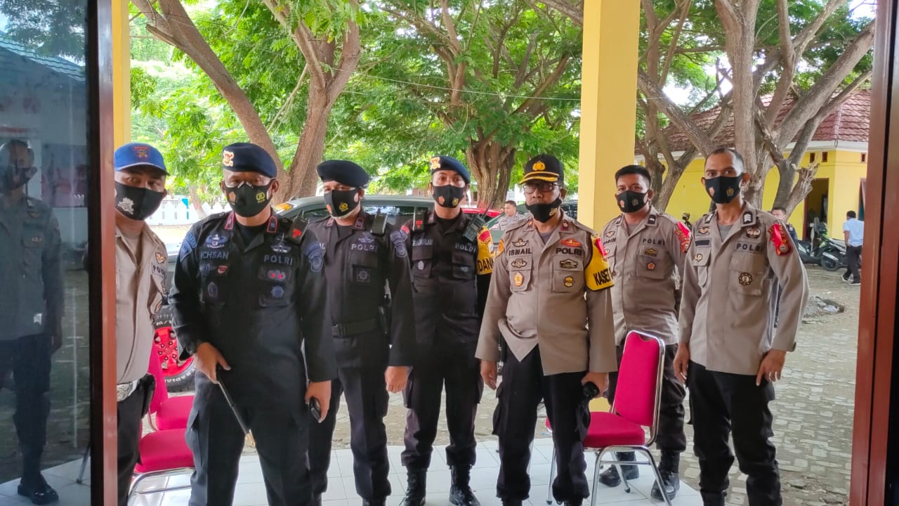 Brimob Bersenjata Lengkap Jaga Penghitungan Suara di Pilkada Kepulauan Selayar