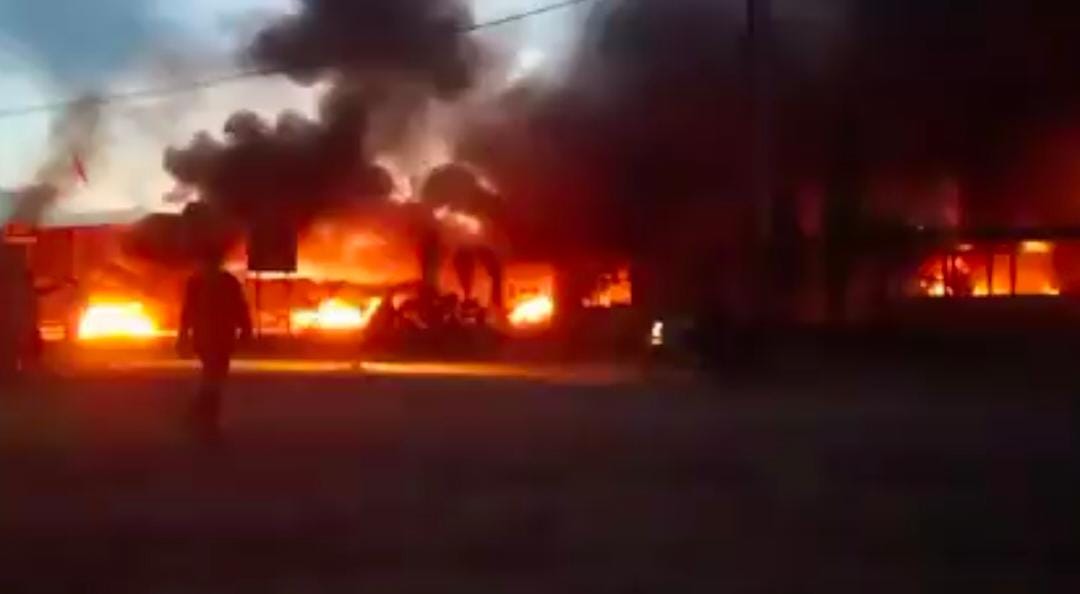 Buntut Demo Buruh PT VDNI, Puluhan Dump Truk dan Alat Berat Hangus Dibakar