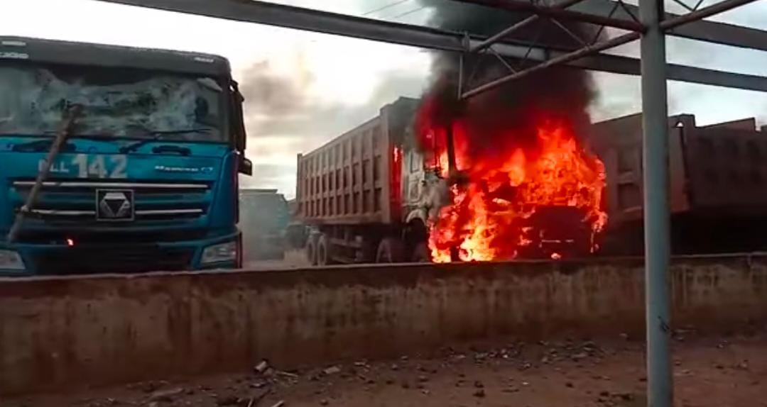 Demo Ricuh PT VDNI Rugi Rp 200 Miliar