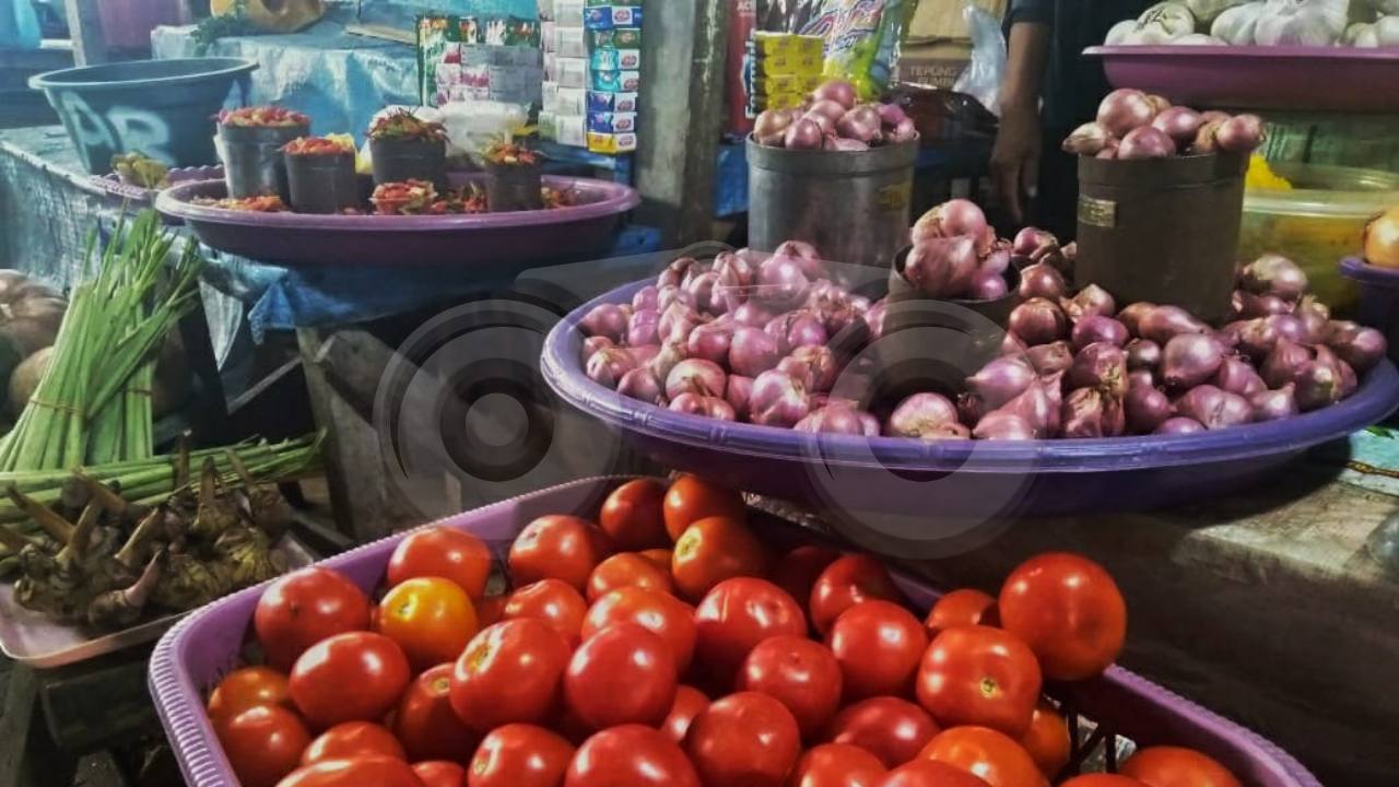 Harga Bawang Relatif Stabil Jelang Tahun Baru, Cabai Mencekik