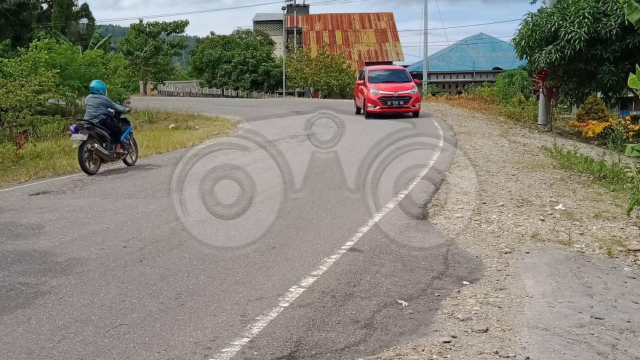 Jalan Minim Rambu Lalu Lintas, Warga Kolaka Utara Resah
