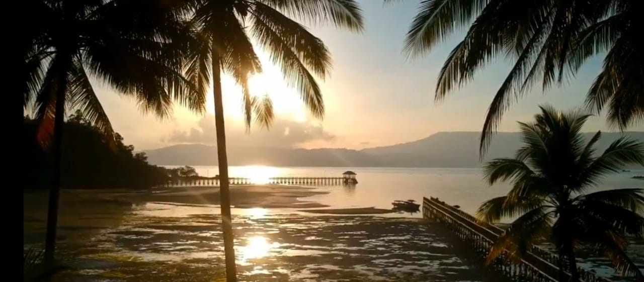 Menikmati Pantai dan Air Terjun Desa Wisata Namu