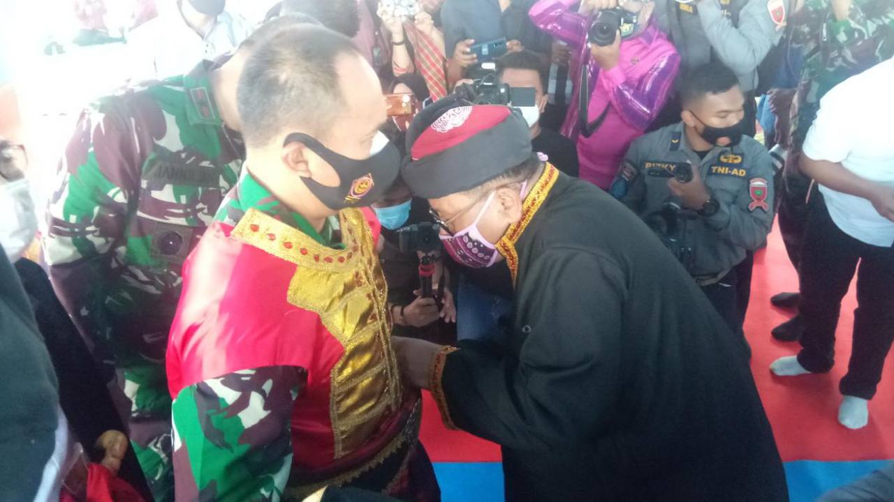 Pangdam Hasanuddin Diberi Gelar La Ode Lakina Umanena Lipu