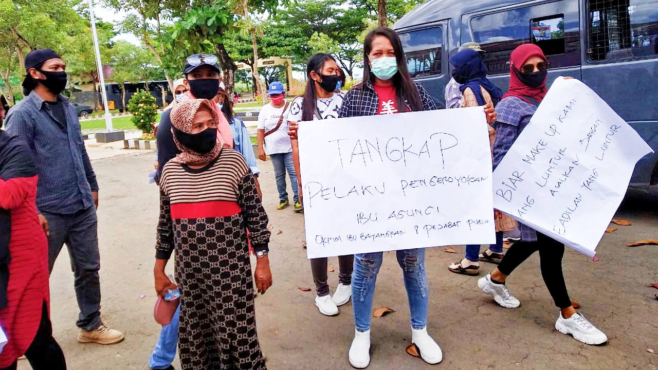 Puluhan Ibu Tuntut Penyelesaian Kasus Kekerasan Perempuan di Muna