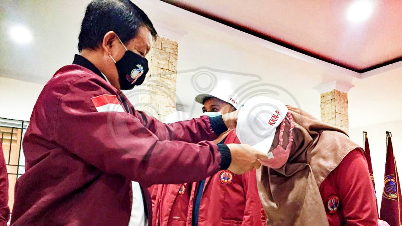 Rektor Unsultra Bekali Mahasiswa KKN Tematik