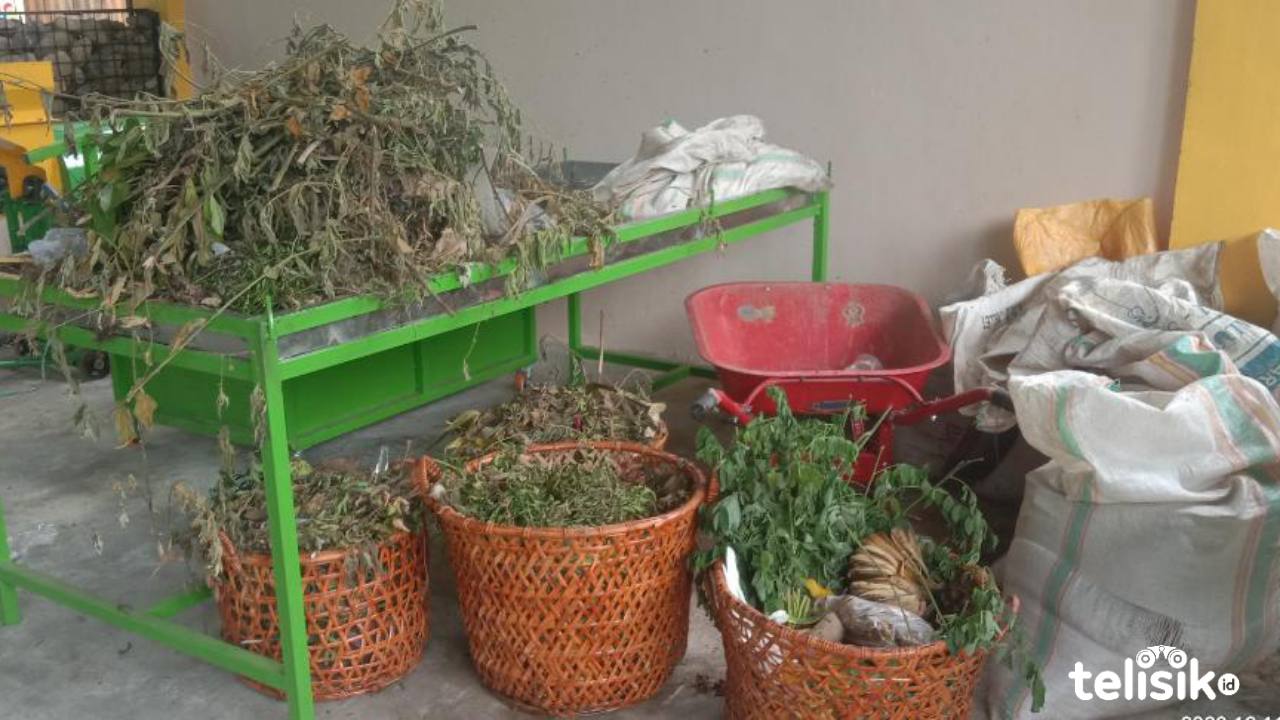 Warga Bombana Sulap Sampah jadi Pupuk Kemasan