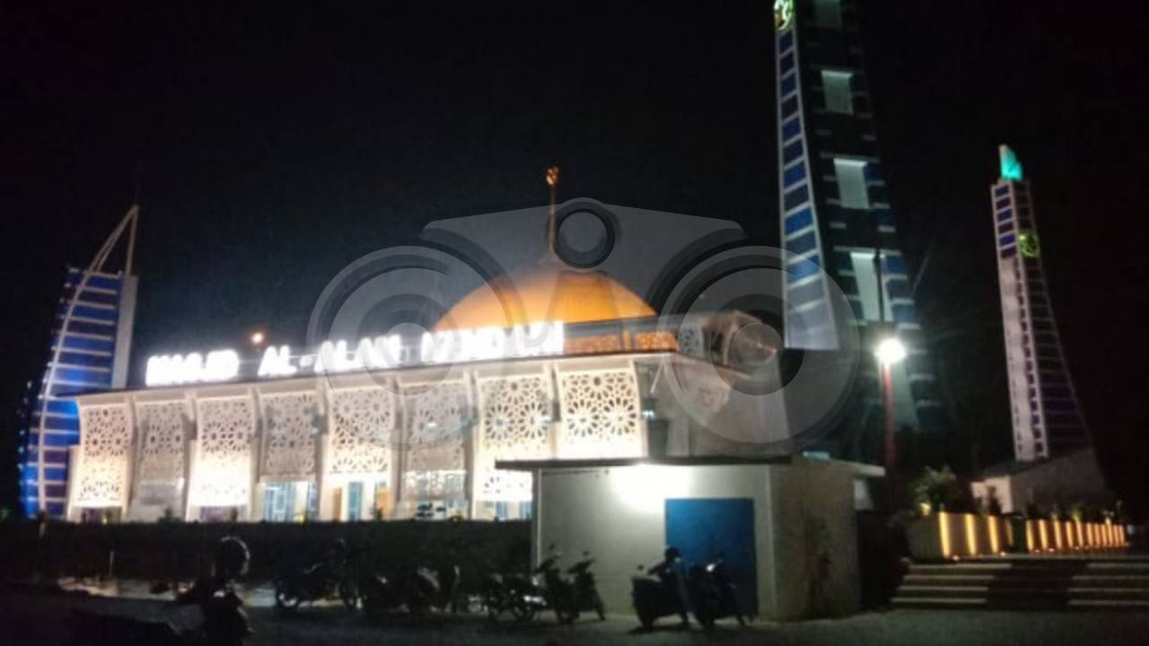 Wisata Religi Mesjid Al Alam Kendari, Pilihan Liburan Akhir Tahun