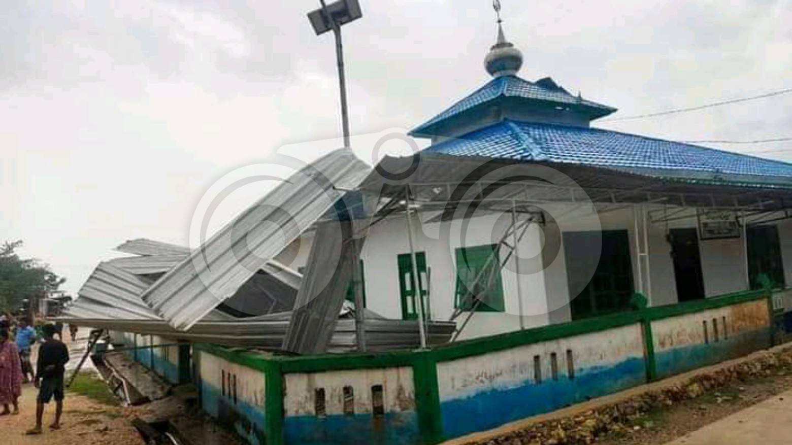 Belasan Rumah Warga dan Masjid Rusak Diterpa Puting Beliung