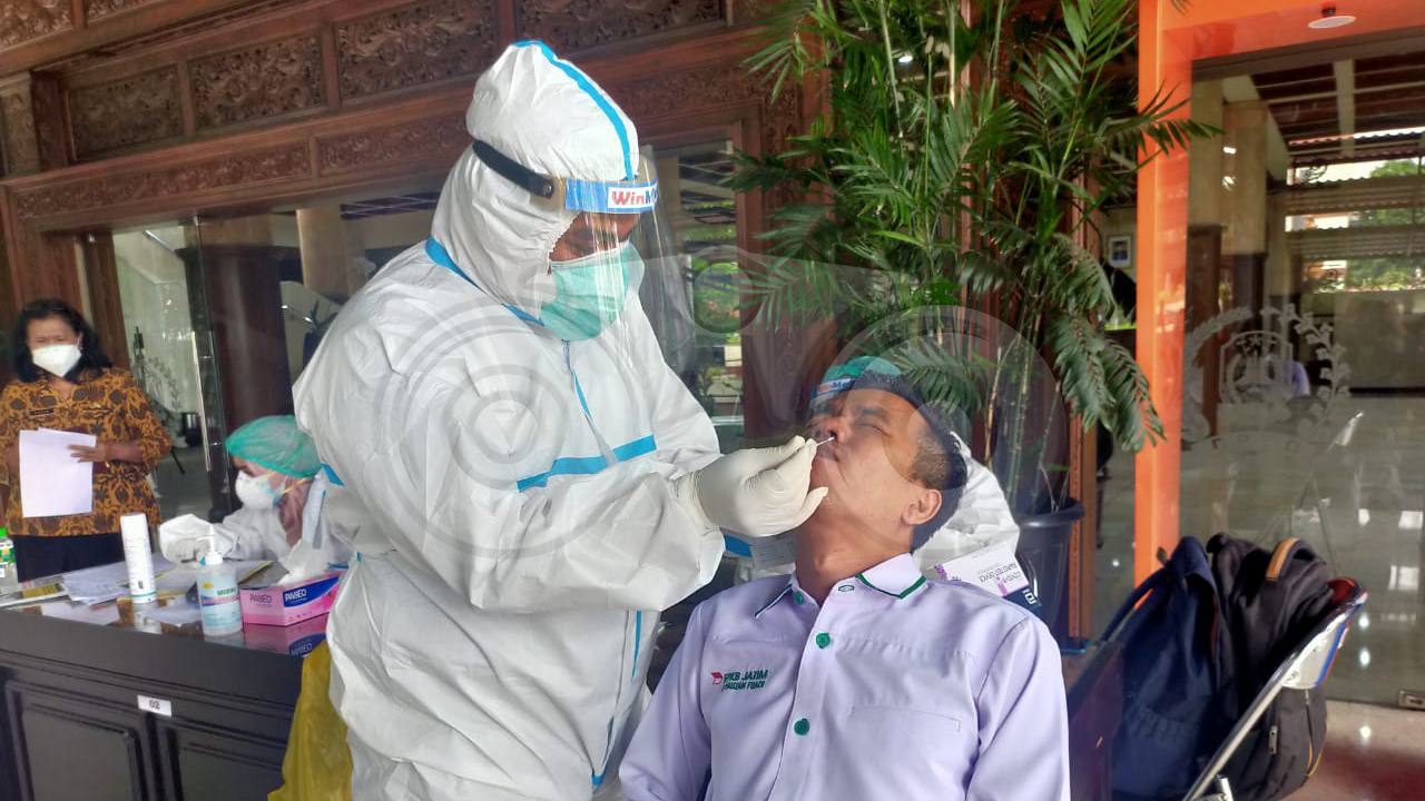 Gubernur dan Kepala OPD Terpapar COVID-19, Dewan Jatim Gelar Test Swab