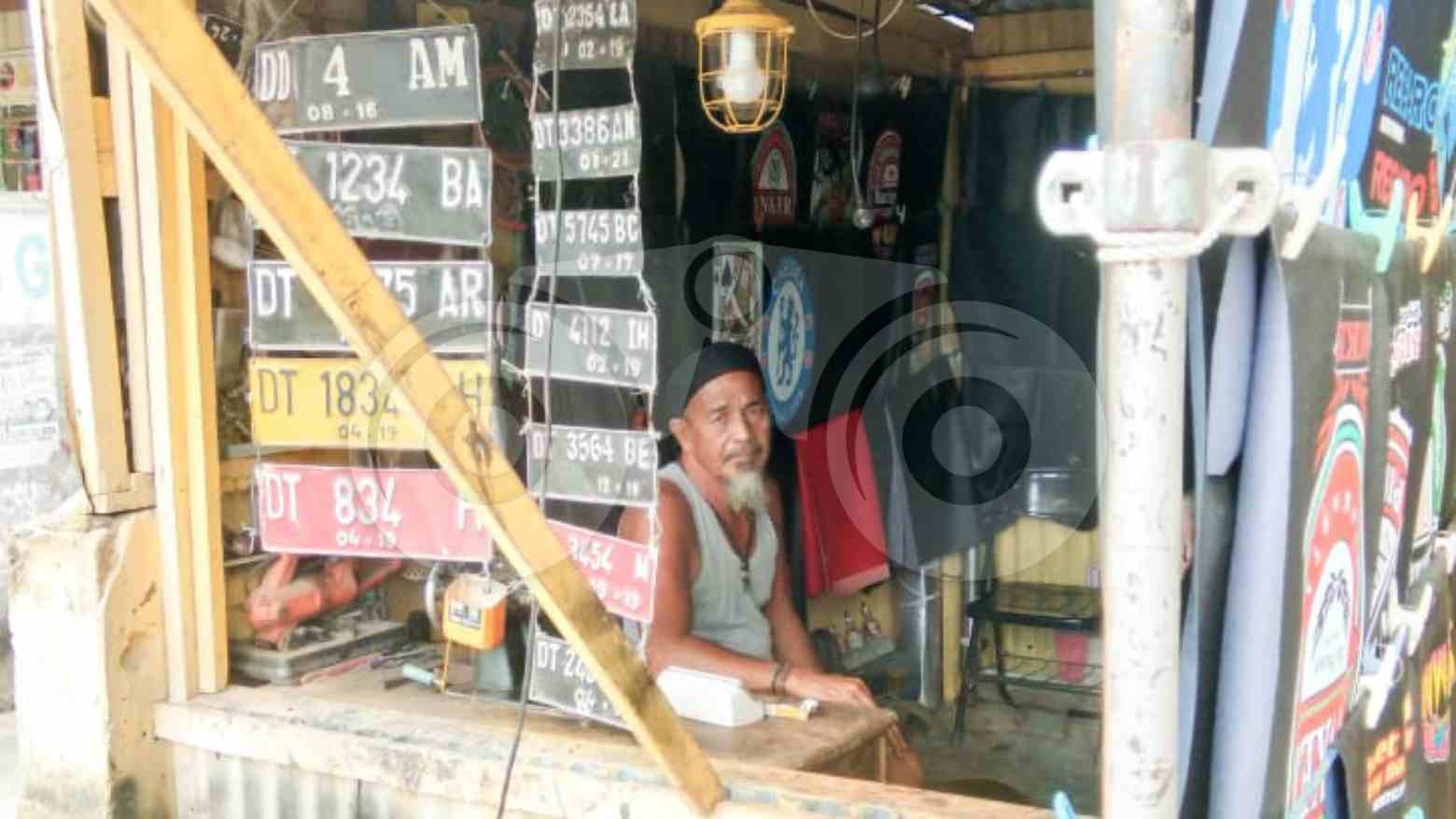 Jufri Rachman, Si Pembuat Plat Kendaraan yang Tak Tersentuh Bantuan Pemerintah