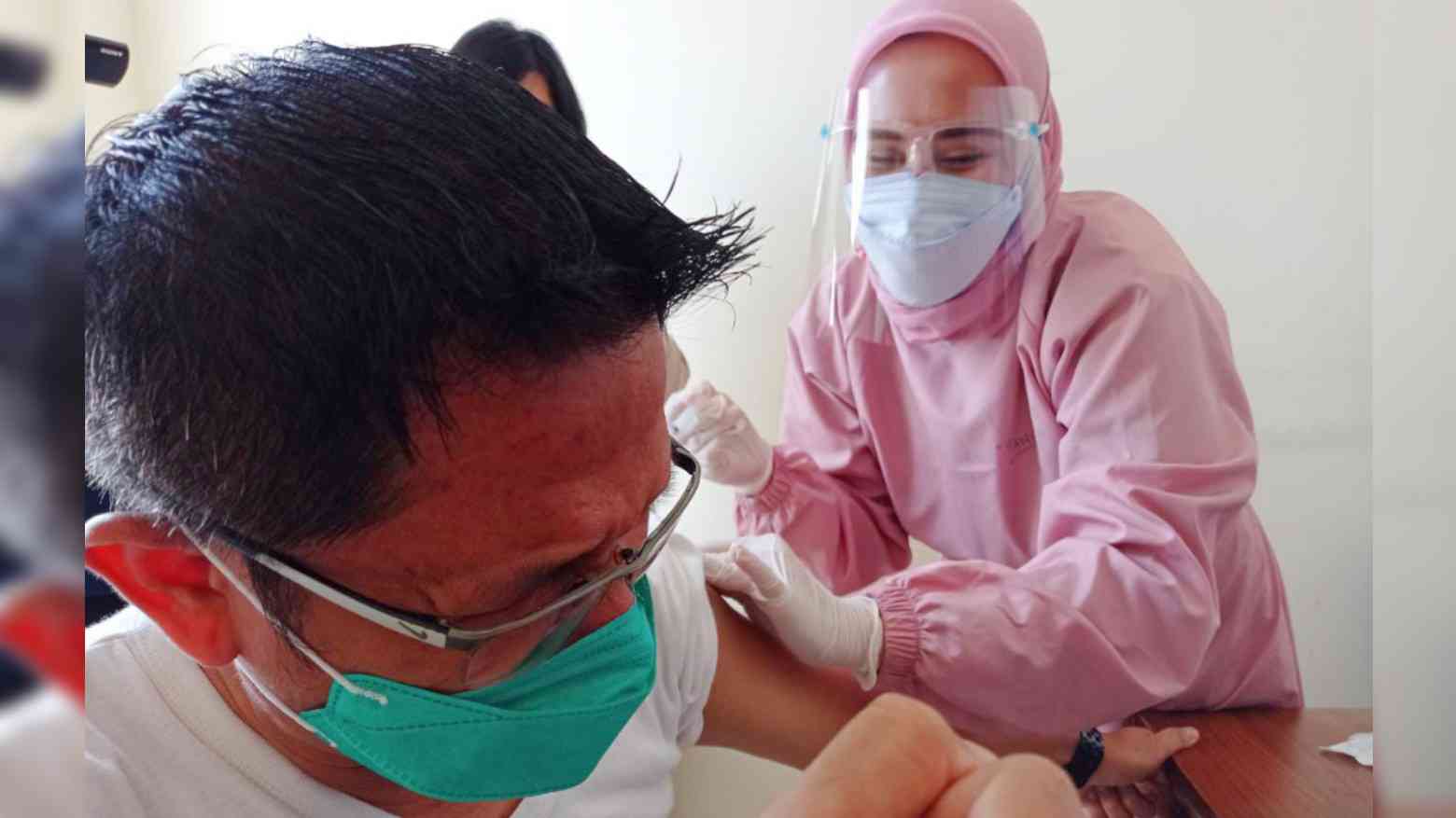 Kehadiran Nakes Jadi Kendala, Vaksinasi COVID-19 di Kendari Baru 35 Persen