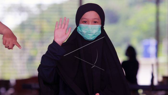 Kisah Haru Bocah 10 Tahun Yatim Piatu Usai Ibunya Wafat karena COVID-19