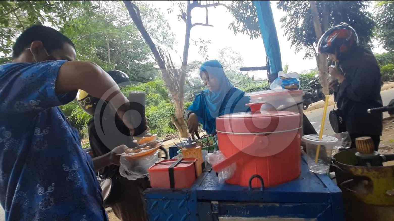 Kisah Janda Dua Anak yang Bertahan Hidup dengan Jualan Siomay