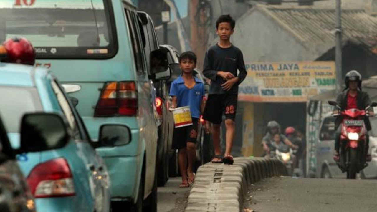 Penertiban Anak di Lampu Merah Diharapkan Diberi Sanksi