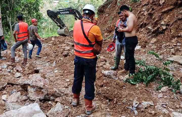Perusahaan Tambang Batu di Konut Gunakan Jalan Tani, Masyarakat Resah
