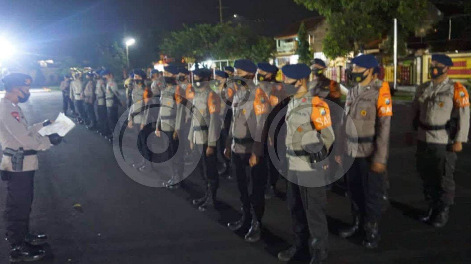 Polda Jatim Kirim 300 Brimob ke Lumajang Bantu Warga Terdampak Erupsi Semeru