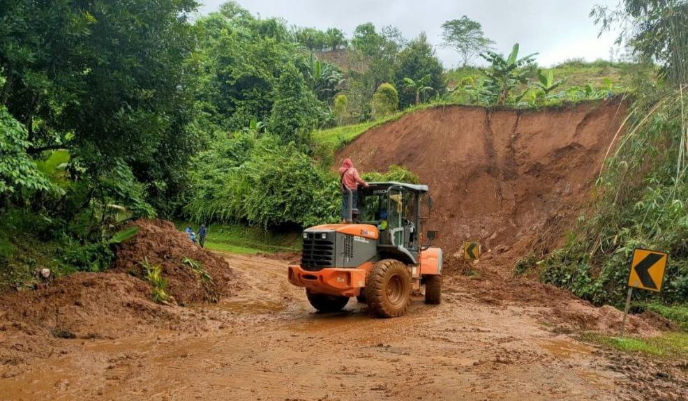 Sempat Terputus Akibat Gempa Sulbar, Jalur Darat Majene-Mamuju Kembali Pulih