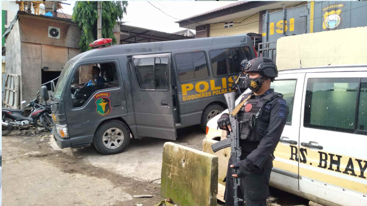 Usai Autopsi, Dua Jenazah Terduga Teroris Dijemput Keluarga