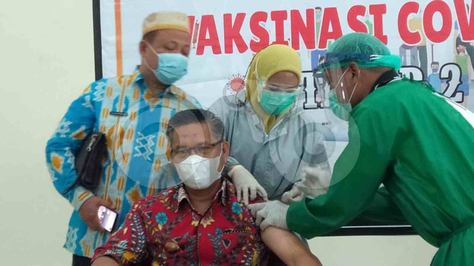 Wali Kota Kendari Terima Suntikan Vaksin COVID-19 Dosis Kedua