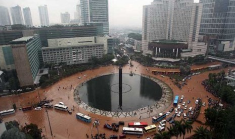 Banjir Mulai Surut, Jakarta Hasilkan 402 Ton Sampah
