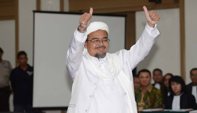 Dua Bulan di Rutan, Habib Rizieq Shihab Ajari Napi Mengaji dan Salat