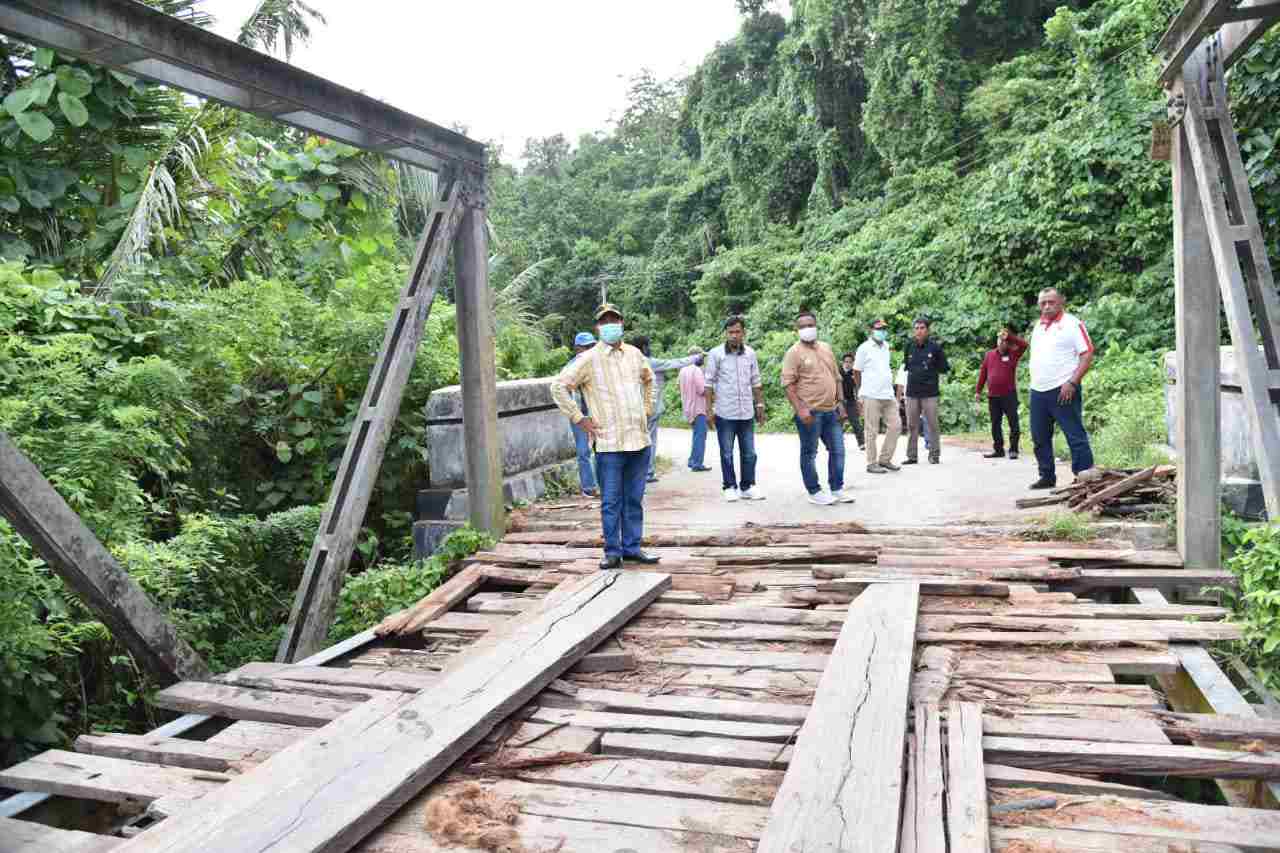 Jembatan Penghubung Buton-Buton Utara Rusak Berat