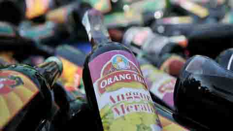 Jokowi Buka Izin Investasi Miras Besar hingga Enceran, MUI Kecewa