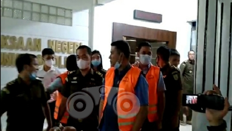 Kejari Gusit Tahan 3 Tersangka Korupsi USB SLBN di Nias Barat