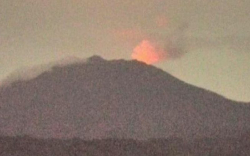 Muncul Suara Gemuruh, Gunung Raung Ditetapkan Status Waspada