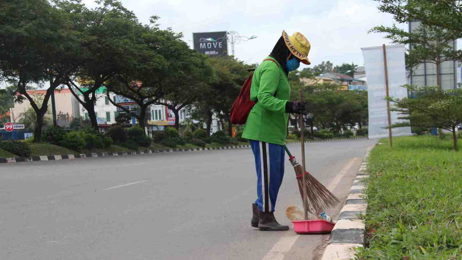 Pemkot Kendari Naikkan Gaji untuk Tingkatkan Kinerja Petugas Kebersihan