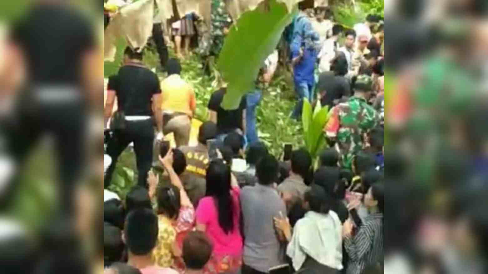 Tanpa Prokes, Warga Antusias Lihat Jasad Pembunuhan Anak Kepala Desa di Nisel