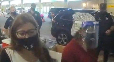 Viral: Dua Wanita Menyamar Jadi Nenek-Nenek demi Dapat Vaksin COVID-19