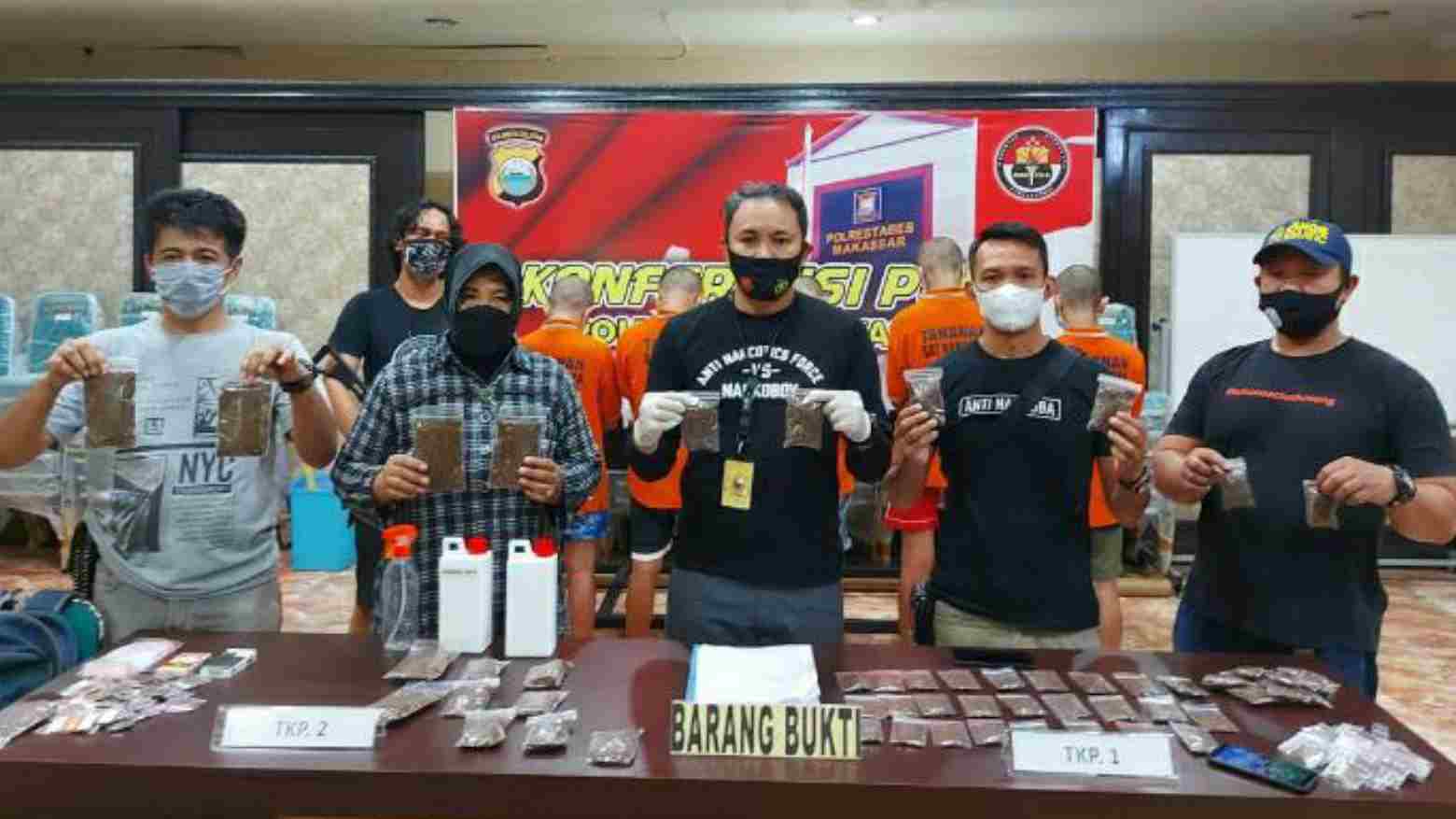 5 Remaja Pembuat dan Pengedar Tembakau Sintetis Dibekuk Polisi