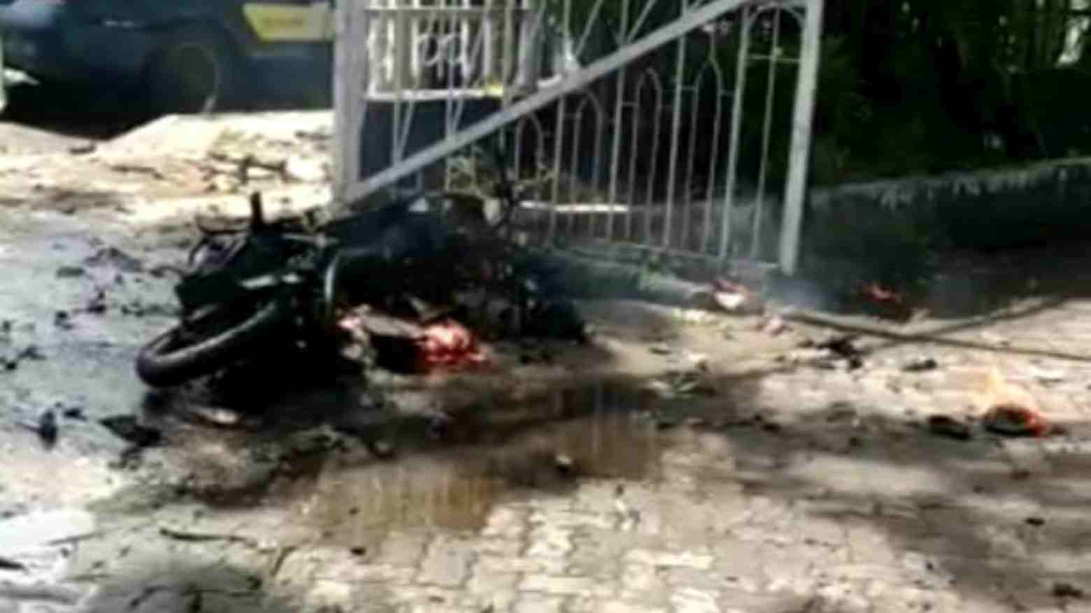Breaking News: Bom Bunuh Diri di Depan Gereja Katedral Makassar
