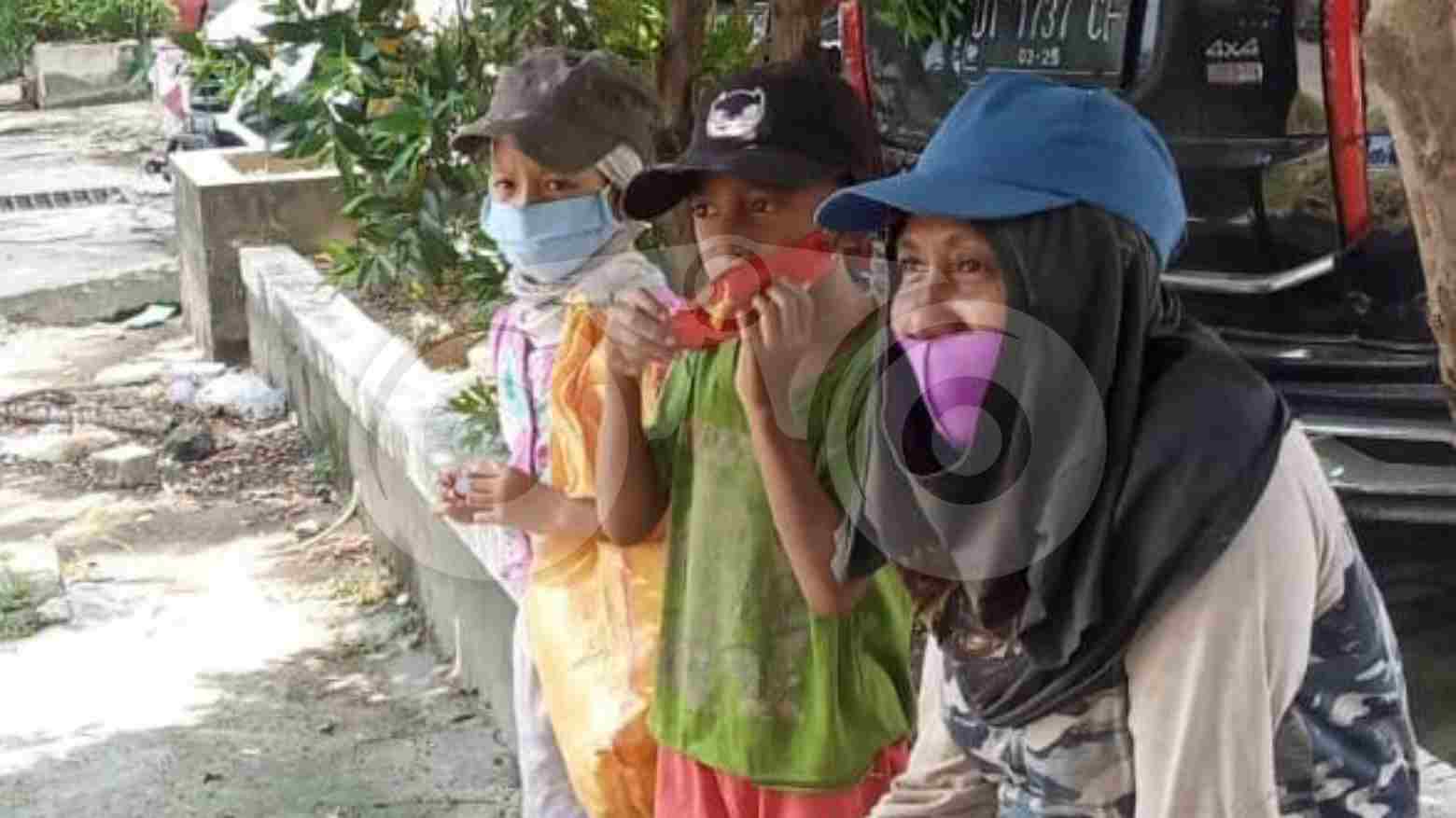 Demi Hidupi Keluarga, Seorang Ibu Rela Jadi Pemulung