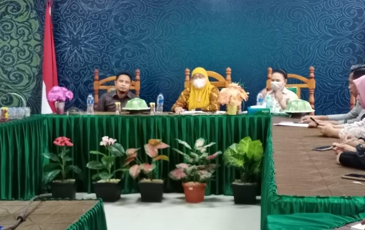 Fakultas Syariah Bersama DLHK Kendari Gagas Bank Sampah