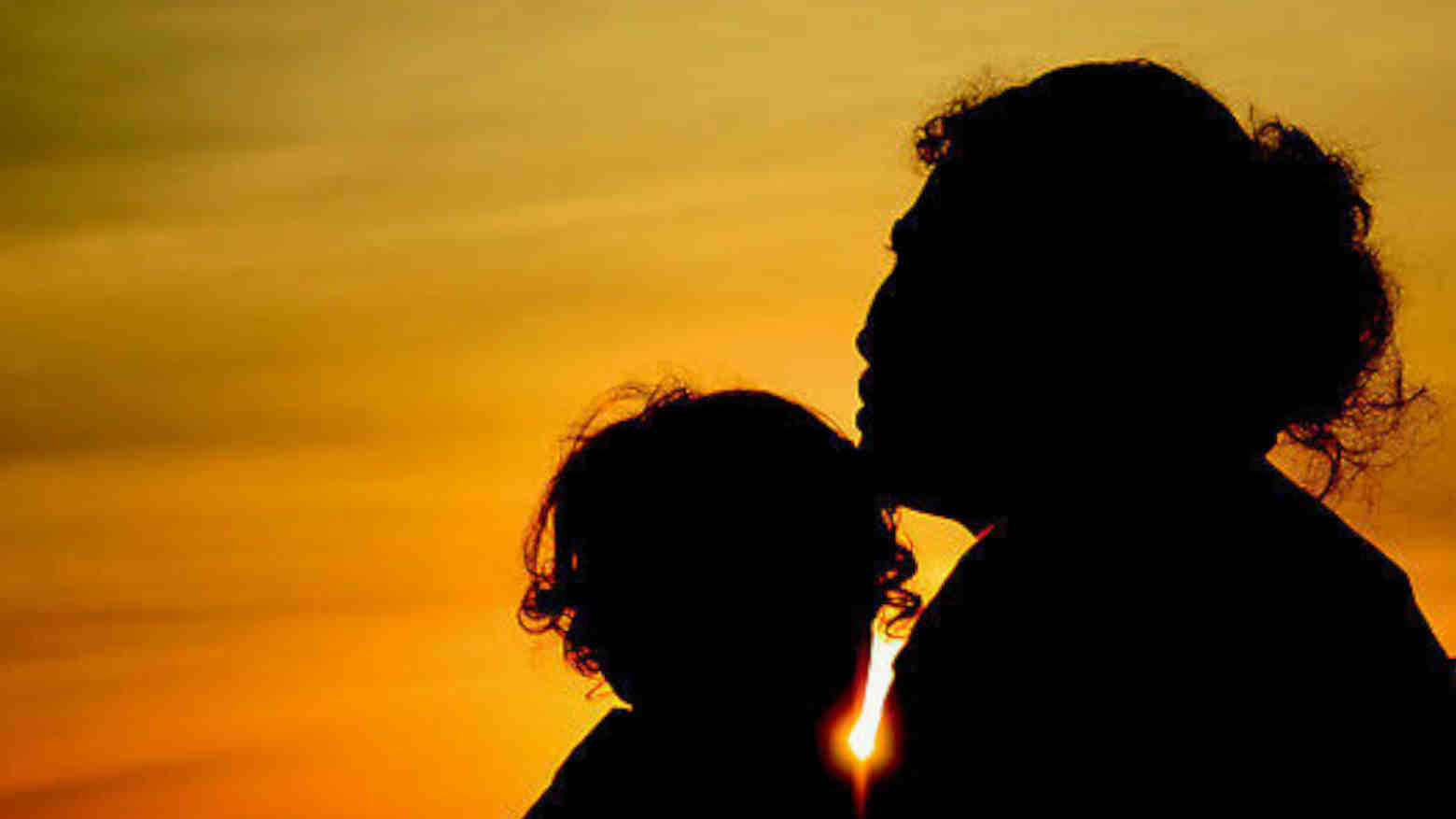 Ibu Ini Banting Tulang Seorang Diri Demi Sekolahkan Anaknya hingga Sarjana