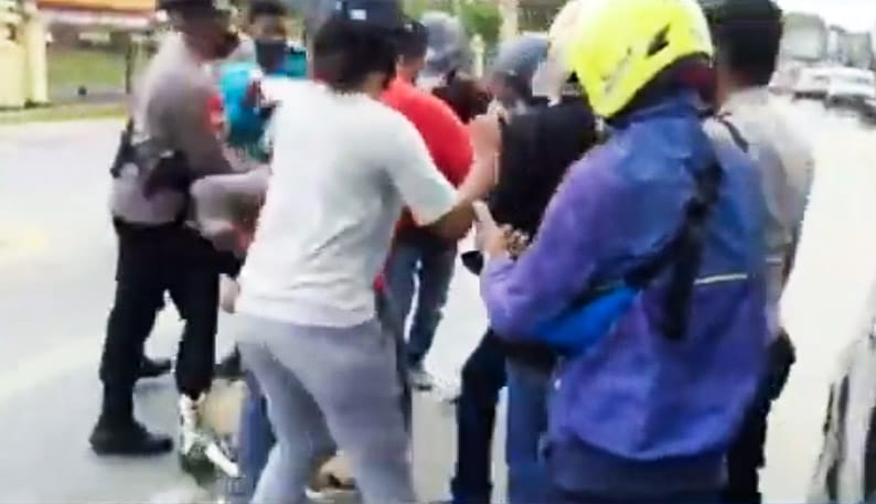 IJTI Desak Kapolda Sultra Tindak Oknum Polisi yang Pukul Jurnalis saat Liput Demo