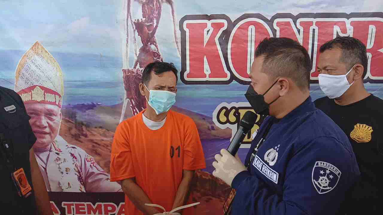 Lelaki Ini Edarkan Uang Palsu Demi Kebutuhan Sehari-hari