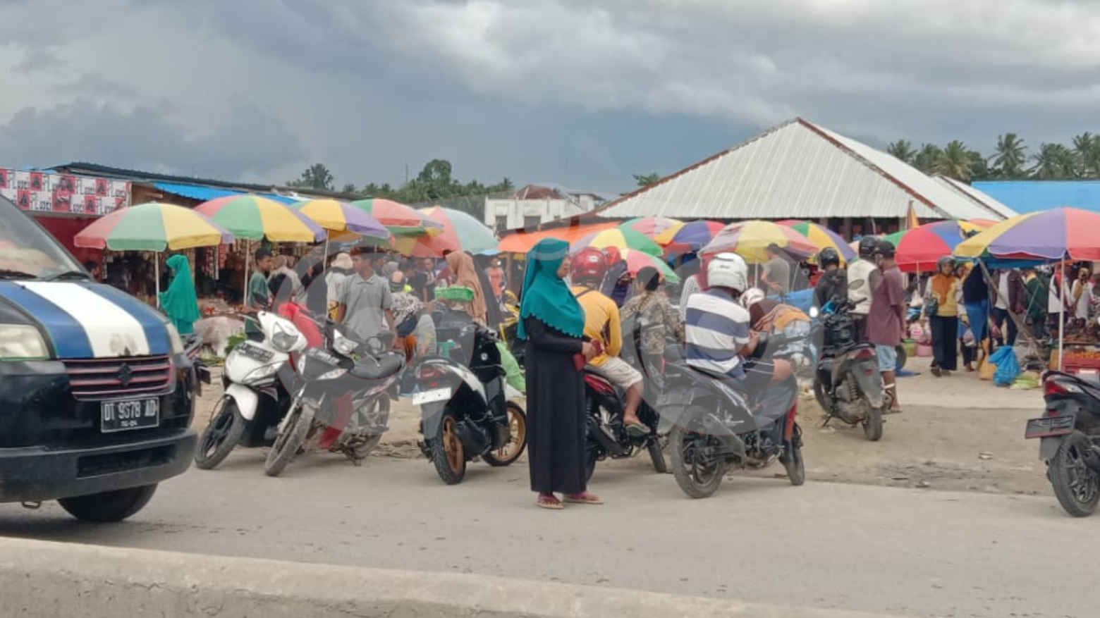 Mediasi Gagal, 16 Kios di Pasar Laino Dibiarkan Berdiri Kokoh