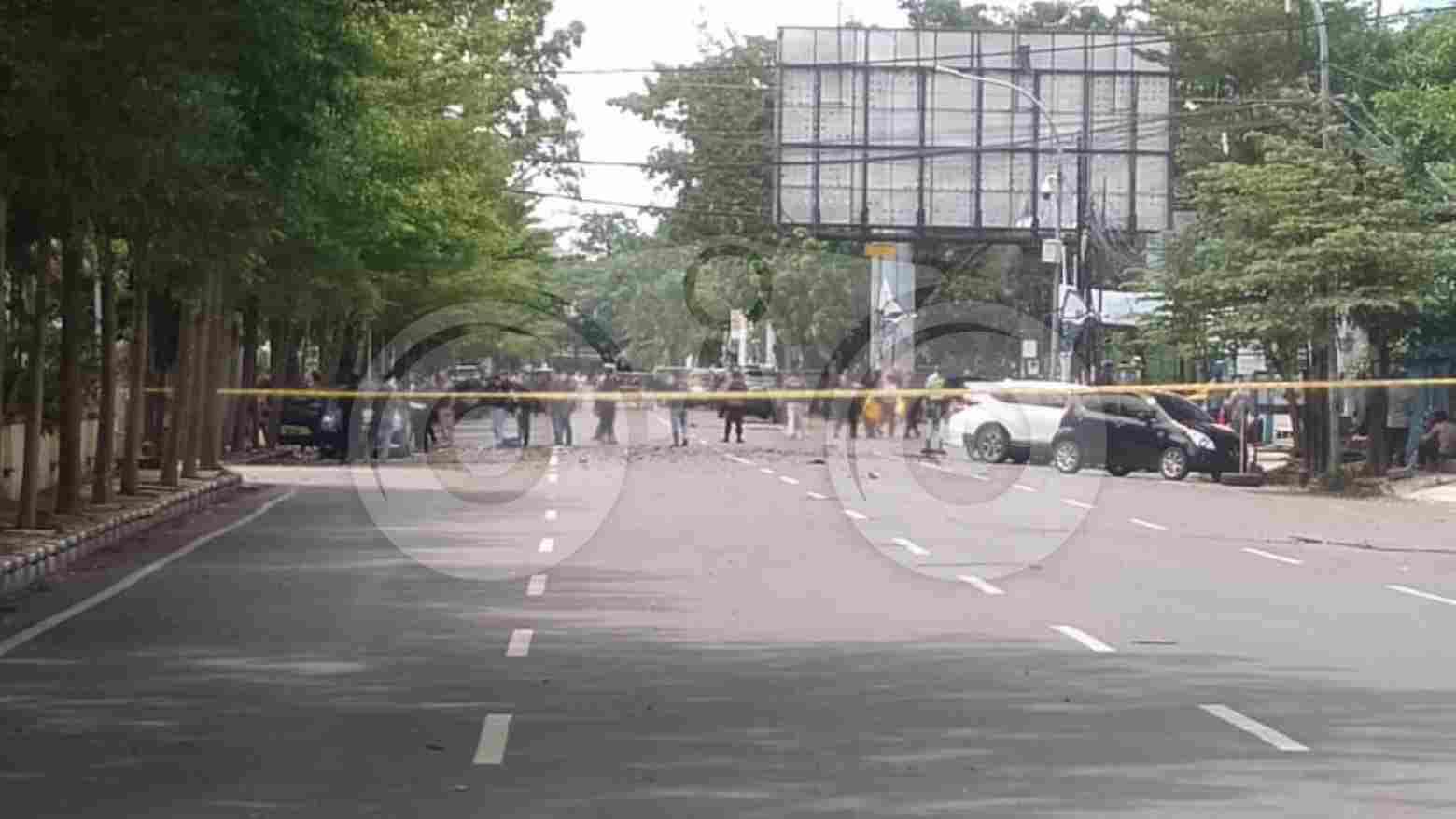 Pasca Bom Bunuh Diri, Polisi Evakuasi Mayat Pelaku