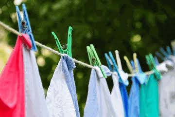 Seorang Pria Curi Pakaian Dalam Wanita Lalu Dicium-cium