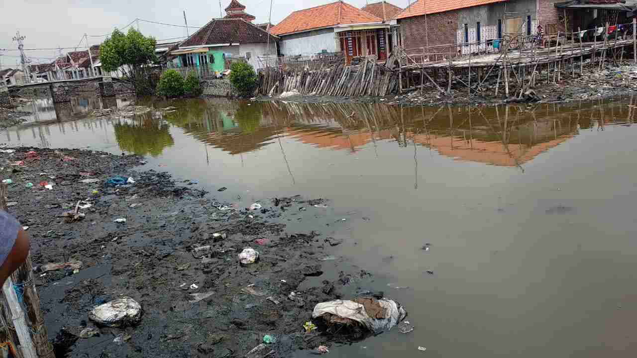 Sungai Dangkal, Nelayan Pasuruan Kesulitan Mencari Nafkah