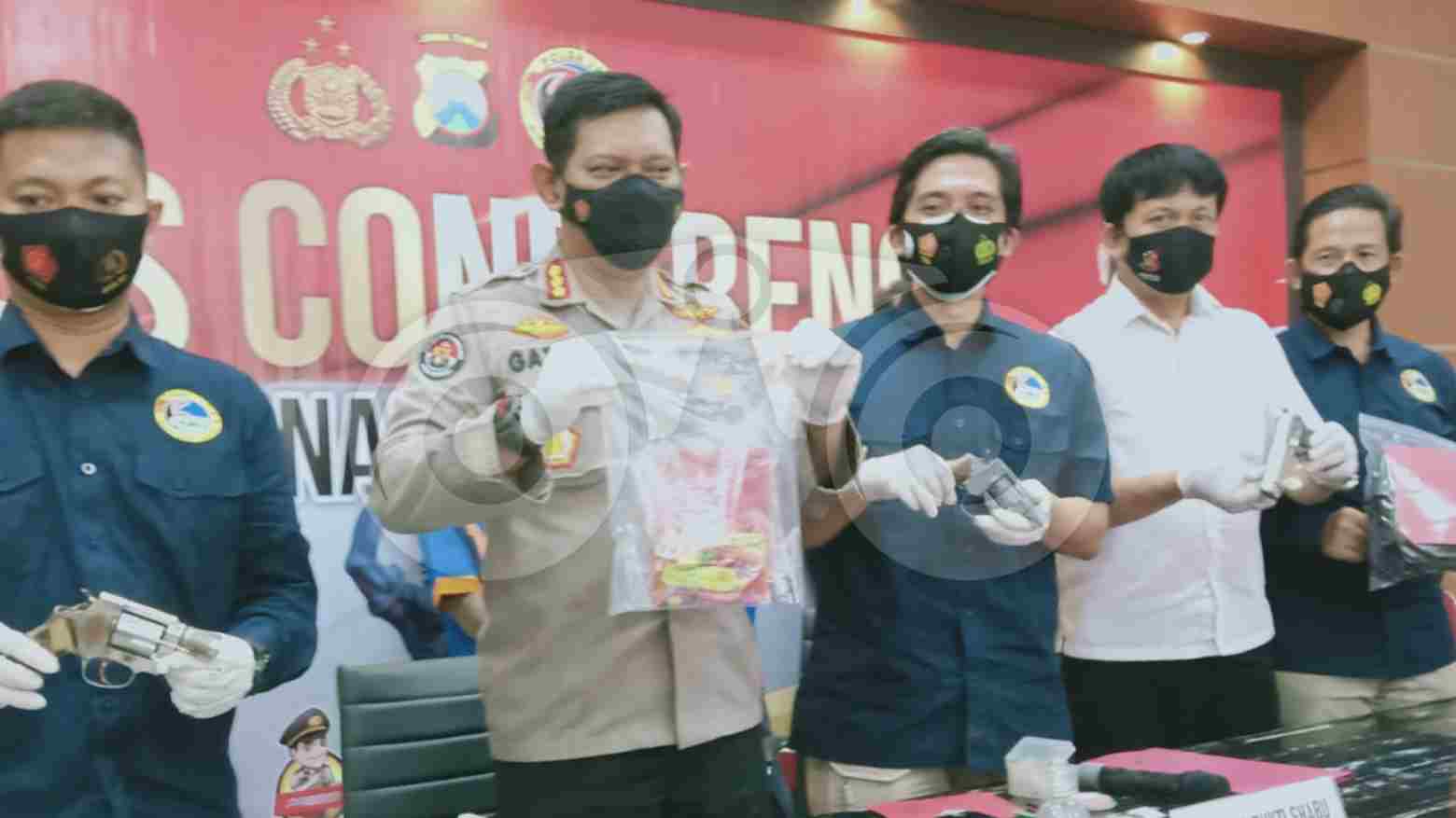 Tangkap Pengedar Sabu, Polda Jatim Amankan 3 Senpi Rakitan