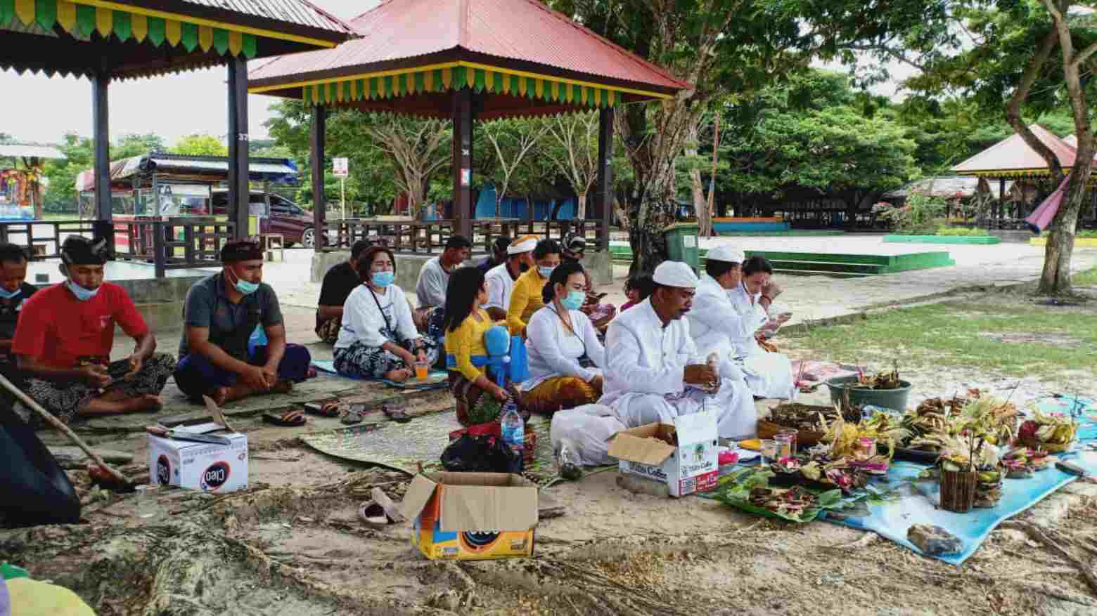 Upacara Melasti Digelar Tanpa Persembahyangan Bersama